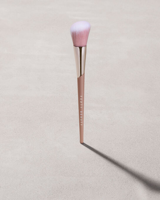 Fenty Blush Brush 180